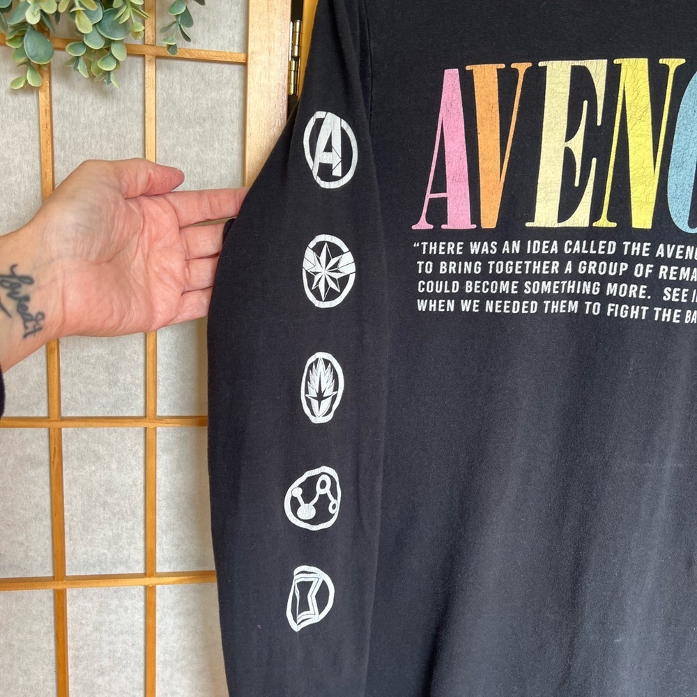 Marvel Avengers Endgame Long Sleeve Graphic Tee Black Size Medium Unisex - Picture 2 of 5